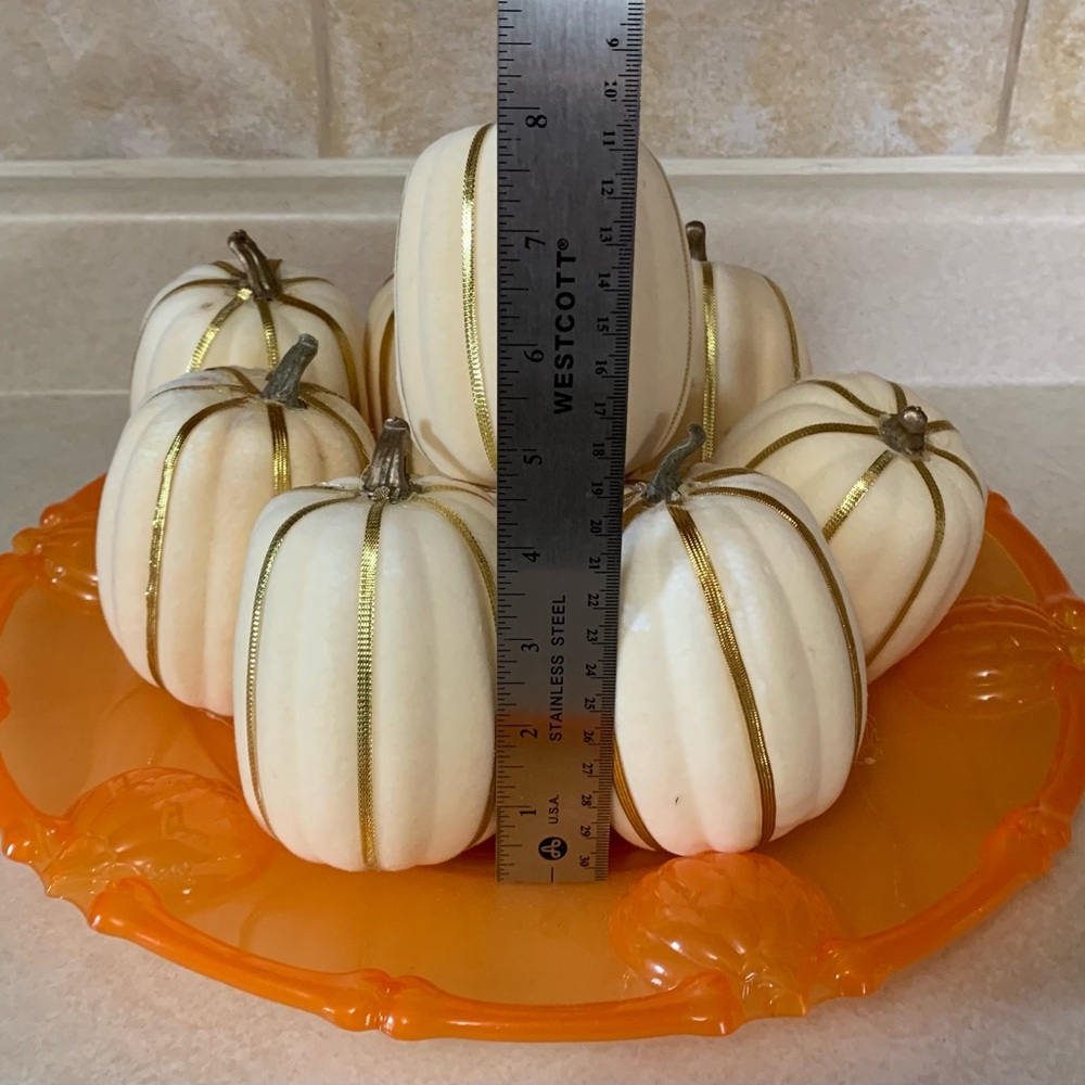 Cream Pumpkins w/Gold Ribbing - Picture 3 of 3